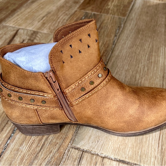 Brand new ladies cognac booties - Picture 8 of 11